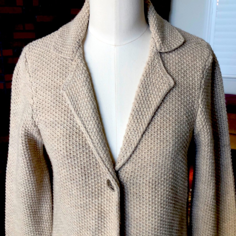 Cardigan sweater